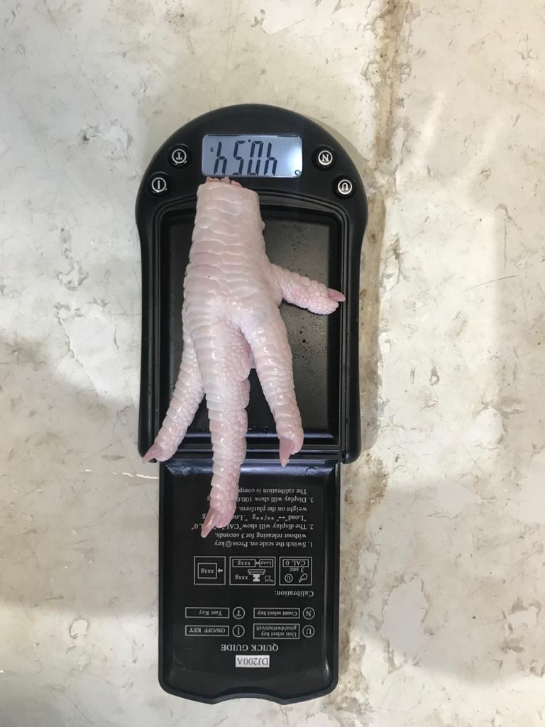 Difference between chicken paws and chicken feet